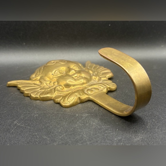 Vintage Brass Cherub Angel Wall Hook Hanger, Vintage Home Decor Collectible - Picture 3 of 8